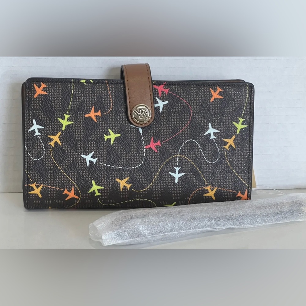 NEW Michael Kors Women's JET SET Airplane Wristlet/ Wallet